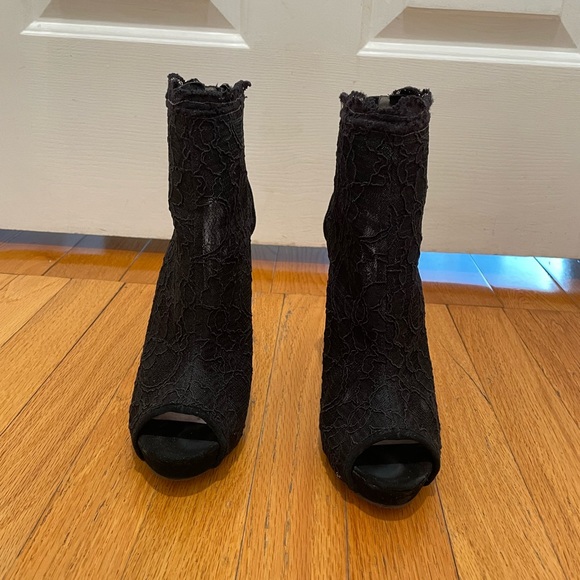 Bebe Violet Black Lace and Leather booties size 7M - Picture 5 of 8